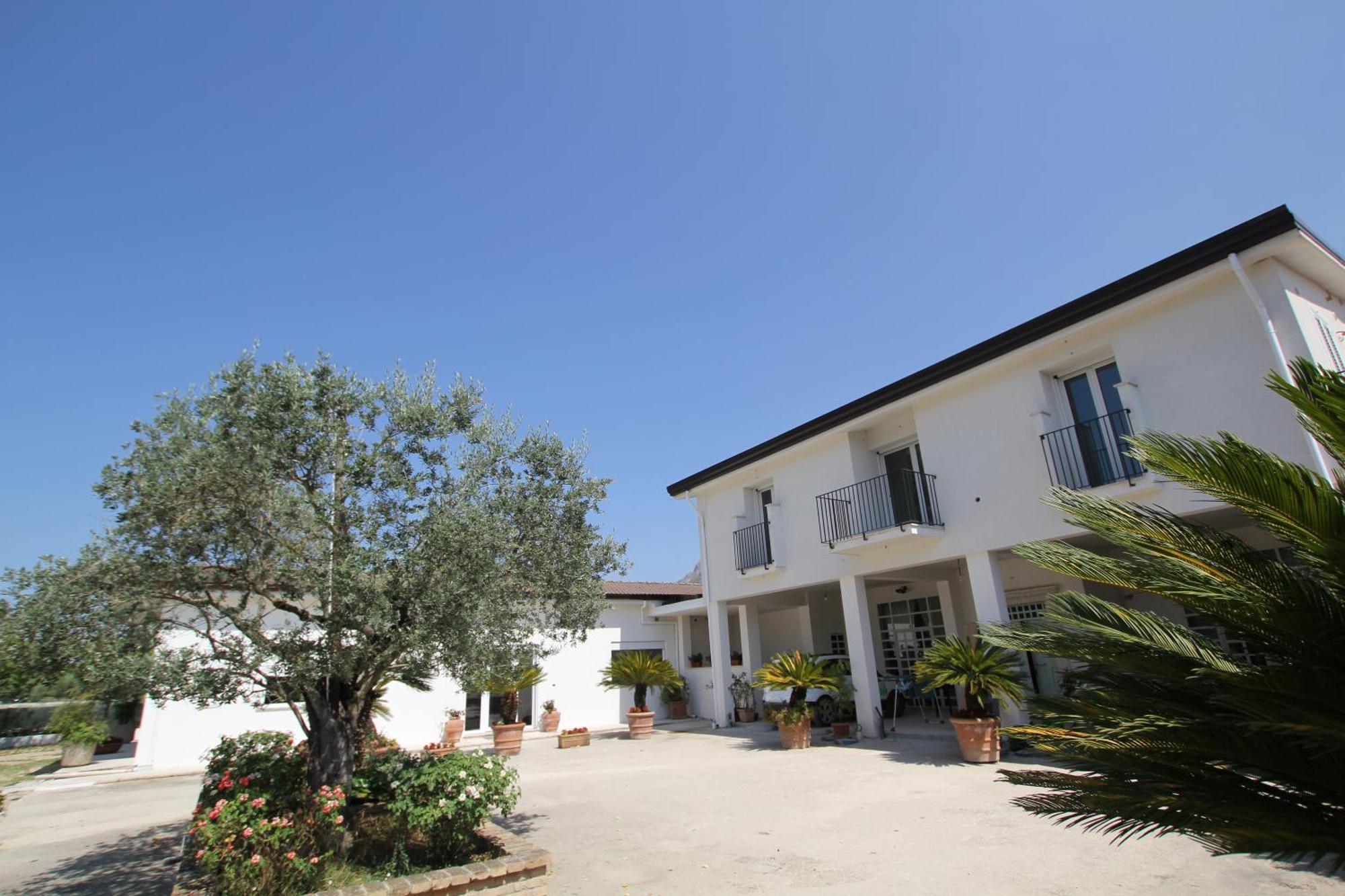 Villa Capodacqua Кастрочело Экстерьер фото